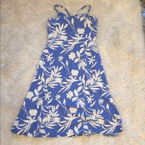 Chic Floral Blue and White Midi Dress